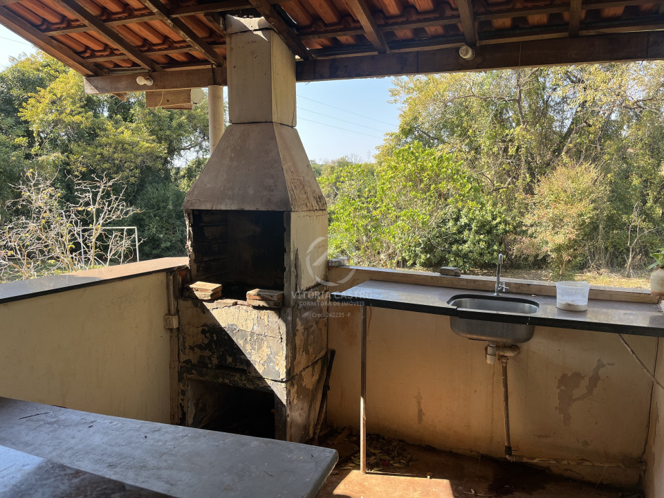 RANCHO NA BEIRA DO RIO PARDO