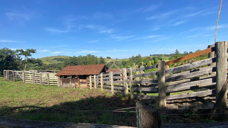 SITIO EM SANTO ANTONIO DA PLATINA