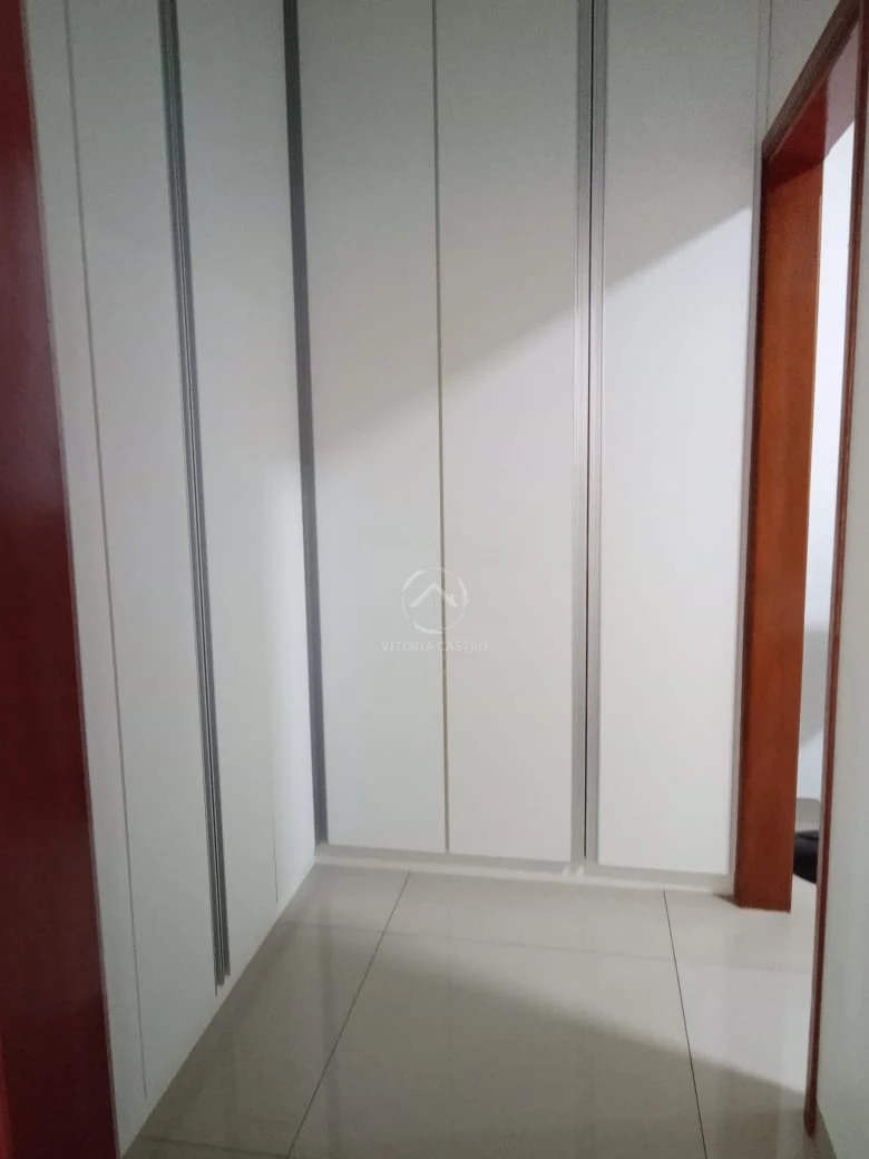 CASA NO JARDIM FERNANDA