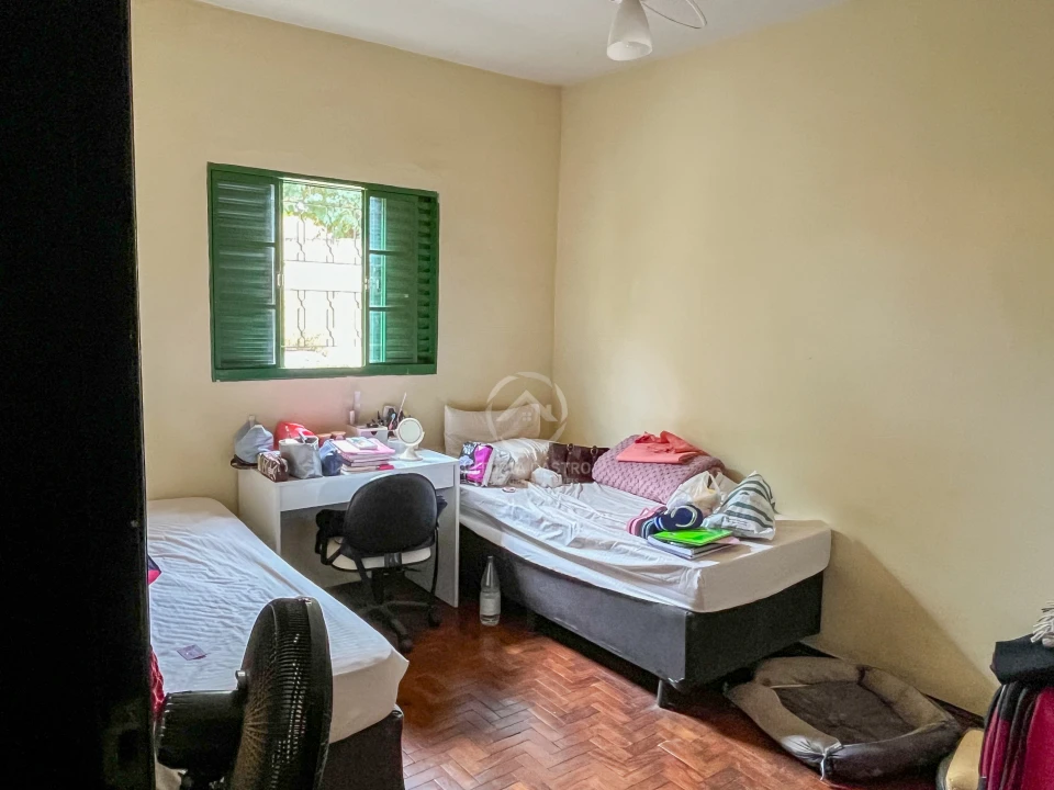 Imagens do imóveis CASA NA ESQUINA DA ESCOLA ARNALDO