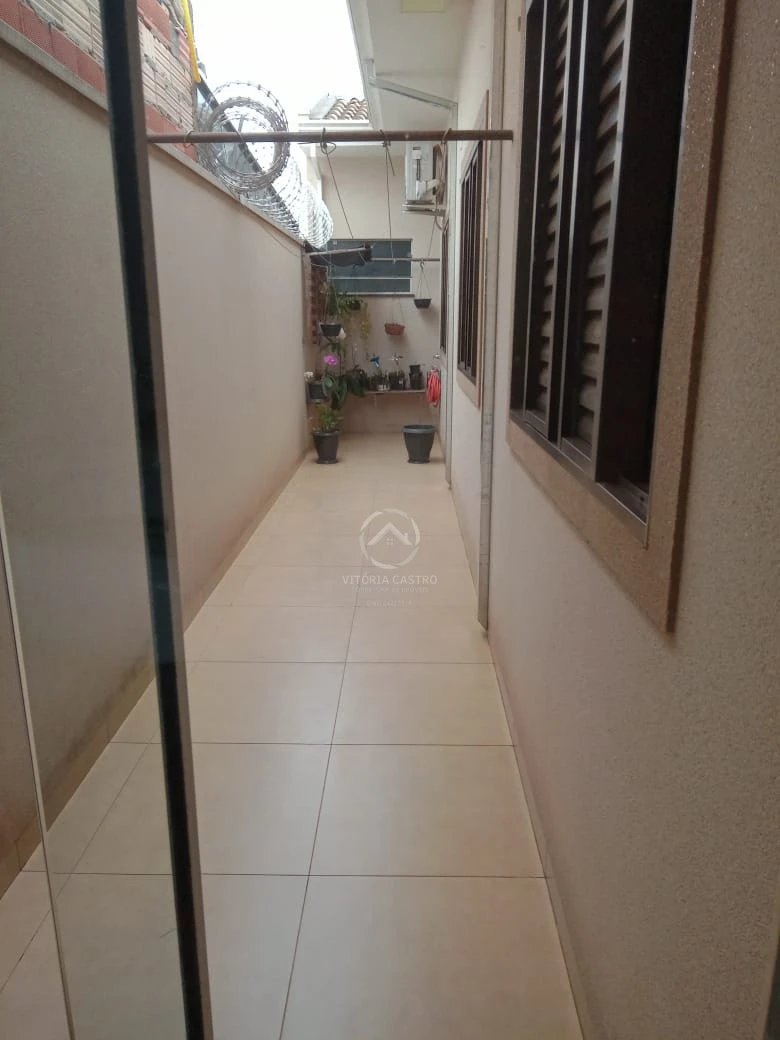 CASA NO JARDIM FERNANDA