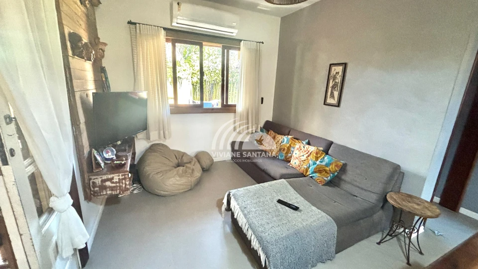 Imagens do imóveis Linda Casa com Desgin Rústico e Moderno à Venda com 2 Quartos no Rio Vermelho!