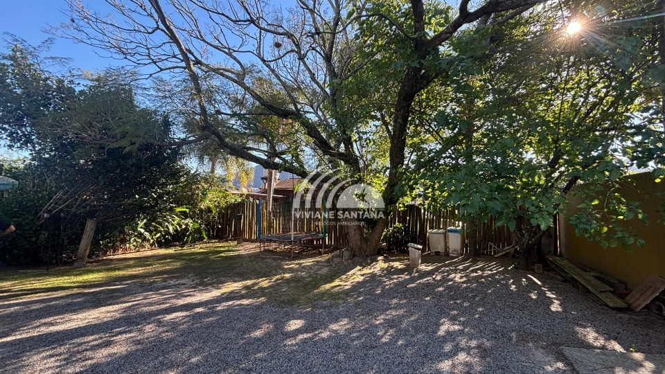 Imagens do imóveis Linda Casa com Desgin Rústico e Moderno à Venda com 2 Quartos no Rio Vermelho!