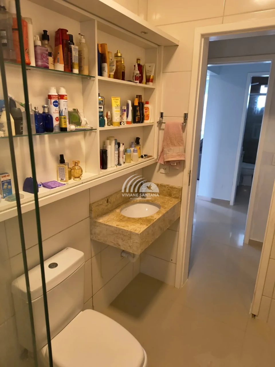 Imagens do imóveis INVESTIDOR: Casa com Studio e Apartamento no Primeiro Andar à Venda no Rio Vermelho!