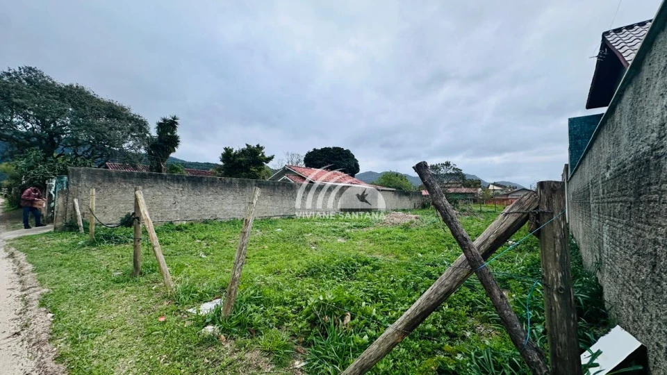 OPORTUNIDADE: Terreno com 375m² à Venda no Bairro Rio Vermelho