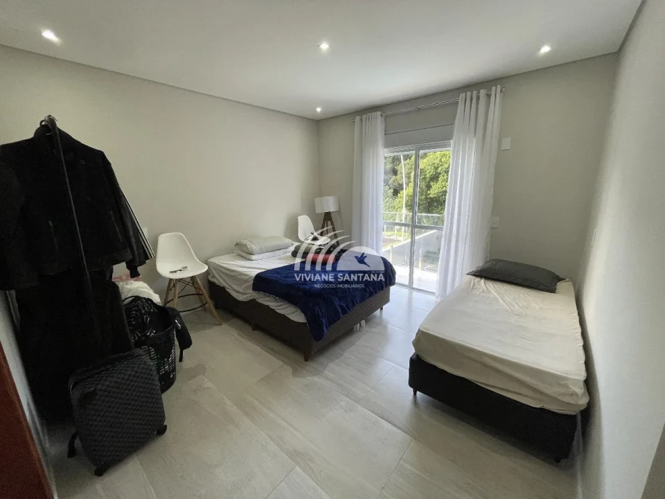 Incrível Casa Mobiliada com 5 Quartos em Condomínio no Rio Vermelho!