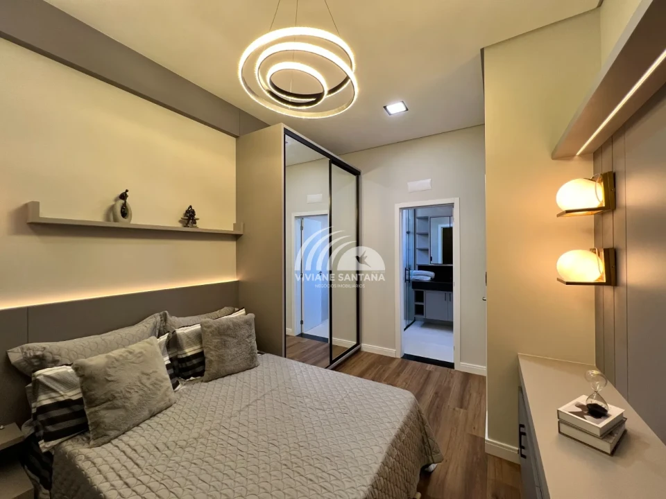 Linda Casa em Condomínio Alto Padrão nos Ingleses!