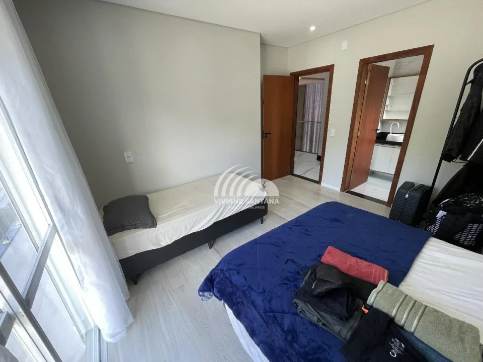 Incrível Casa Mobiliada com 5 Quartos em Condomínio no Rio Vermelho!