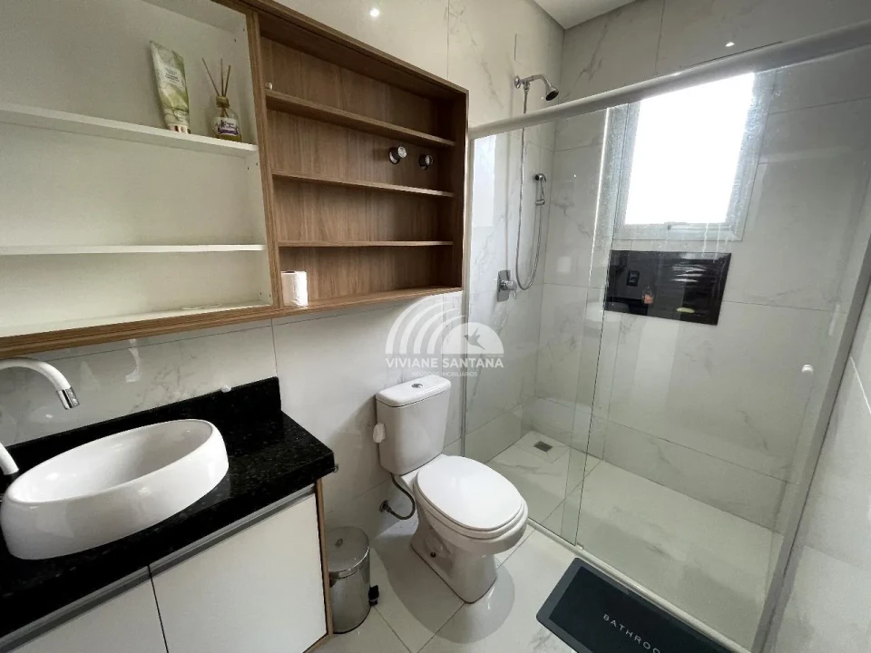 Incrível Casa Mobiliada com 5 Quartos em Condomínio no Rio Vermelho!