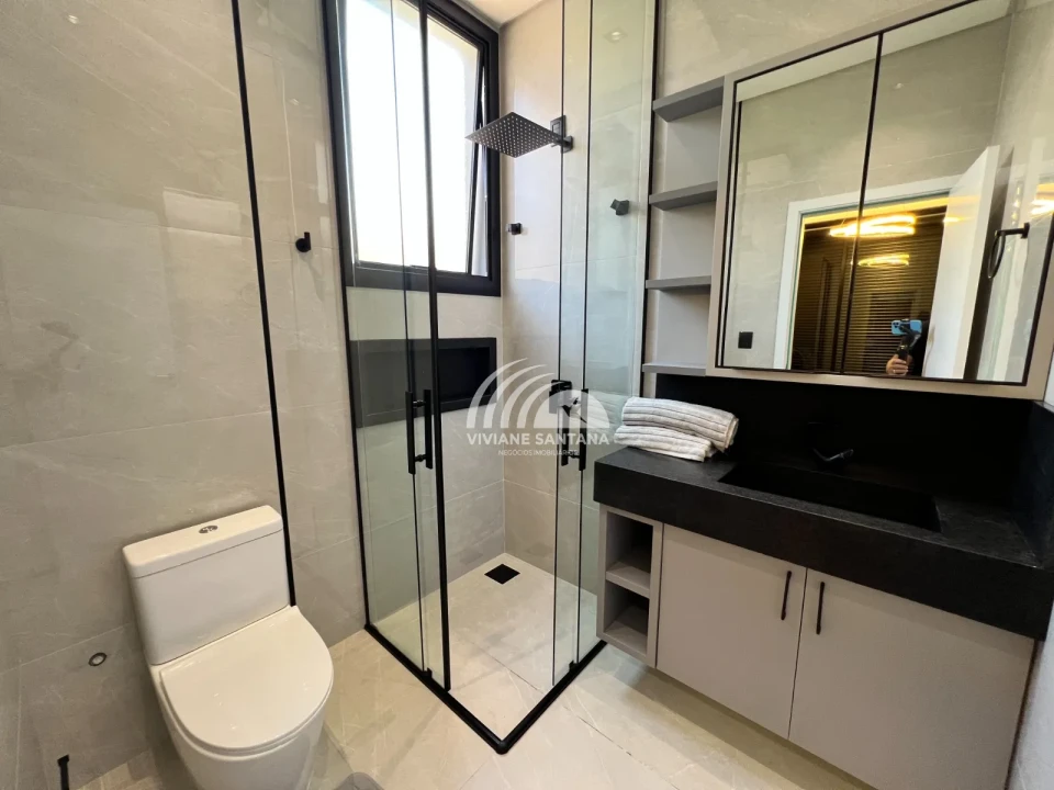 Linda Casa em Condomínio Alto Padrão nos Ingleses!
