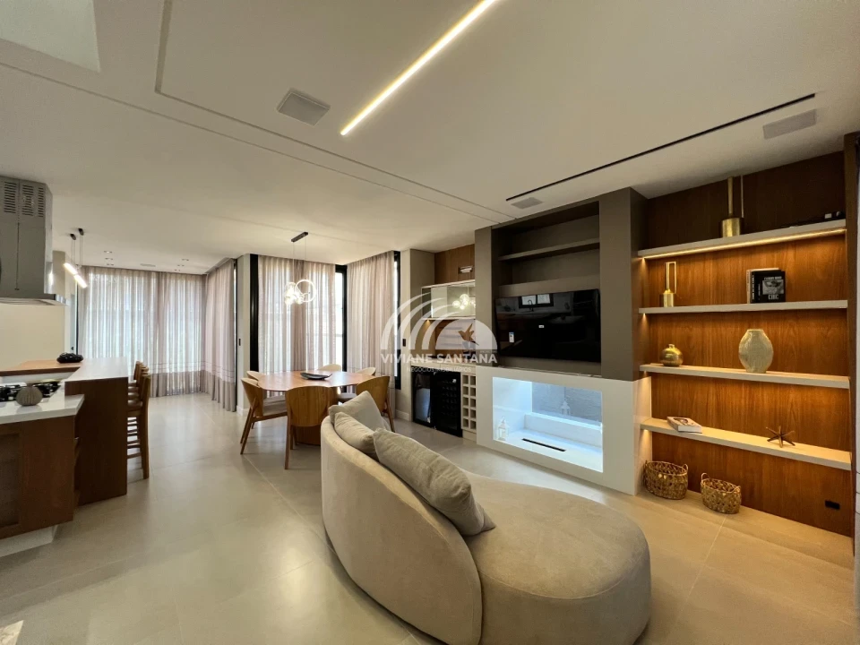 Linda Casa em Condomínio Alto Padrão nos Ingleses!
