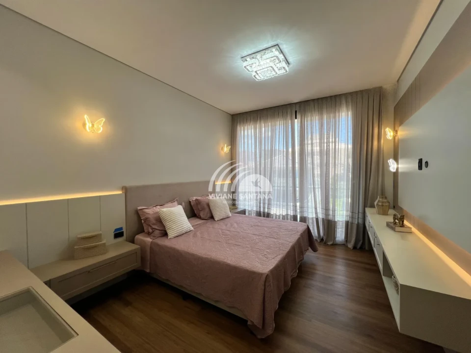 Linda Casa em Condomínio Alto Padrão nos Ingleses!