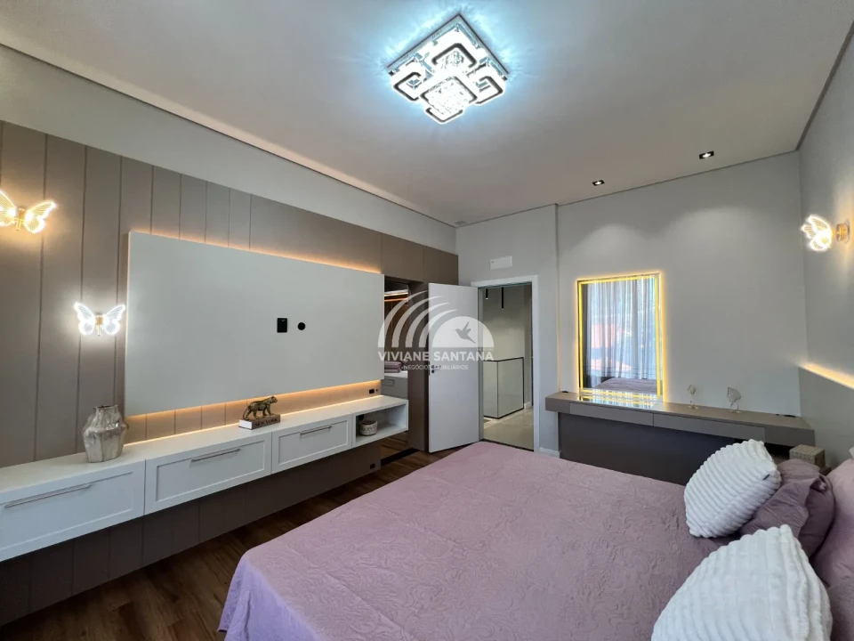 Linda Casa em Condomínio Alto Padrão nos Ingleses!