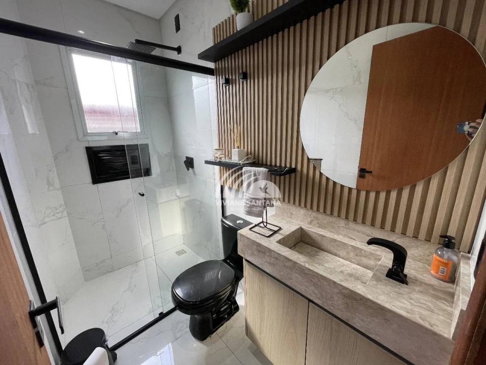 Incrível Casa Mobiliada com 5 Quartos em Condomínio no Rio Vermelho!