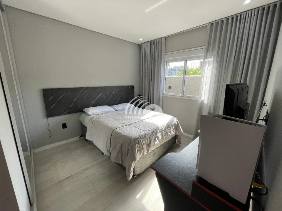 Incrível Casa Mobiliada com 5 Quartos em Condomínio no Rio Vermelho!