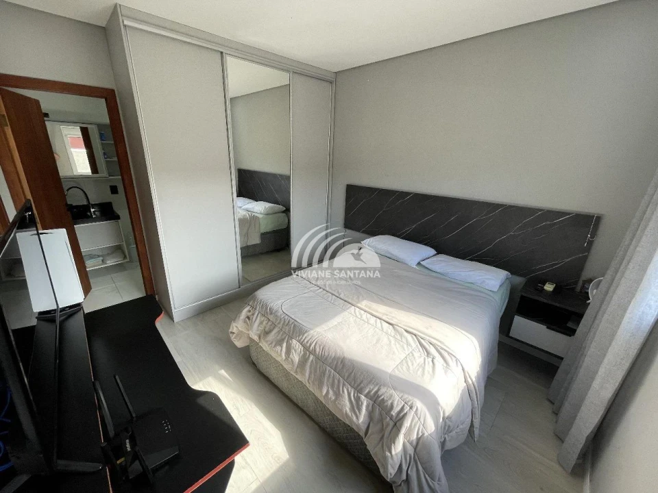 Incrível Casa Mobiliada com 5 Quartos em Condomínio no Rio Vermelho!