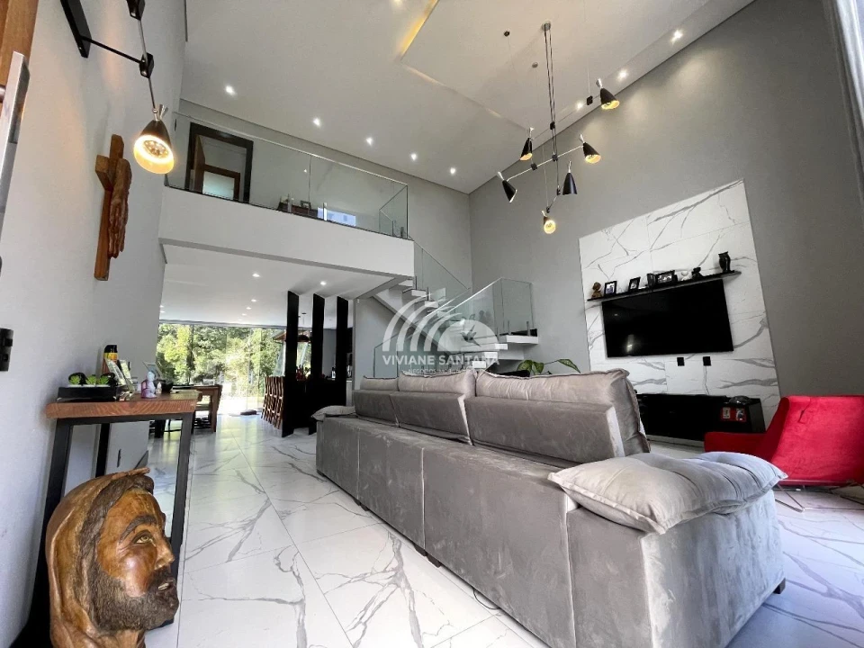 Incrível Casa Mobiliada com 5 Quartos em Condomínio no Rio Vermelho!