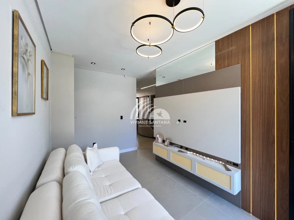 Linda Casa em Condomínio Alto Padrão nos Ingleses!