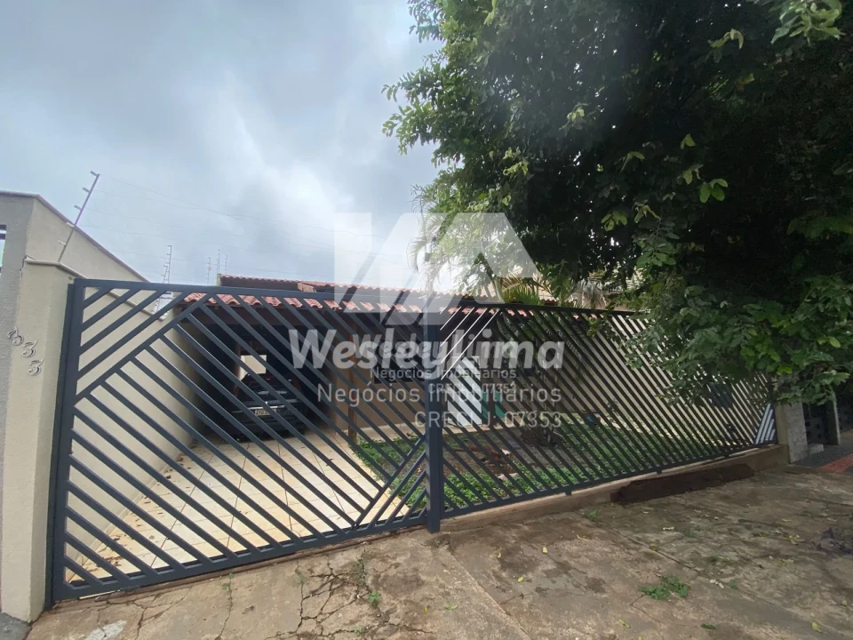 Imagens do imóveis Casa Ampla à Venda no Jardim São Paulo – Zona Norte de Londrina/PR