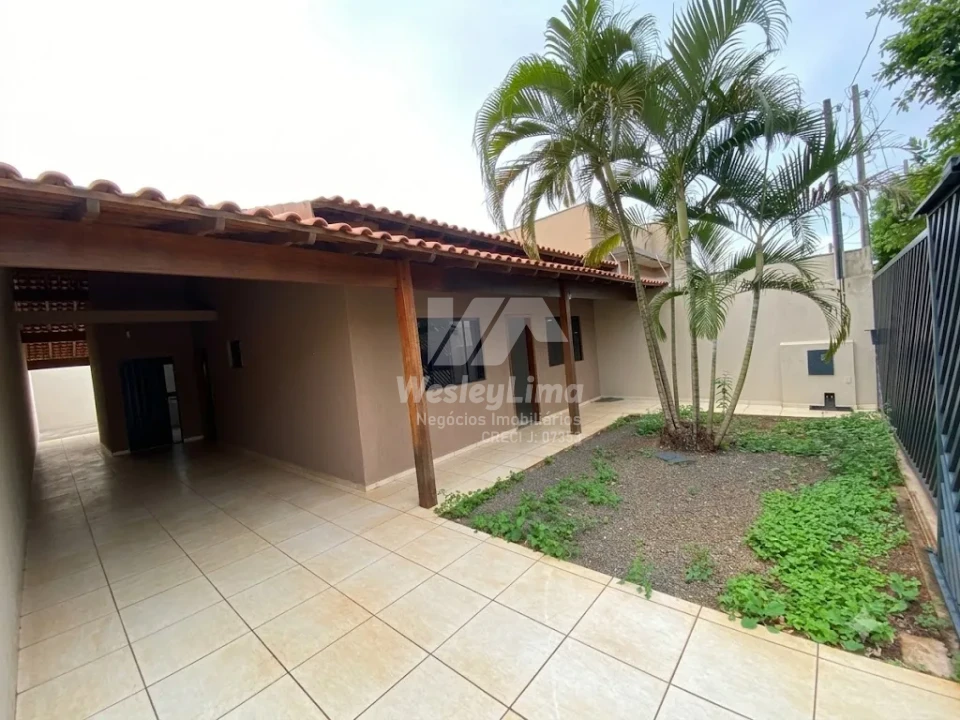 Imagens do imóveis Casa Ampla à Venda no Jardim São Paulo – Zona Norte de Londrina/PR
