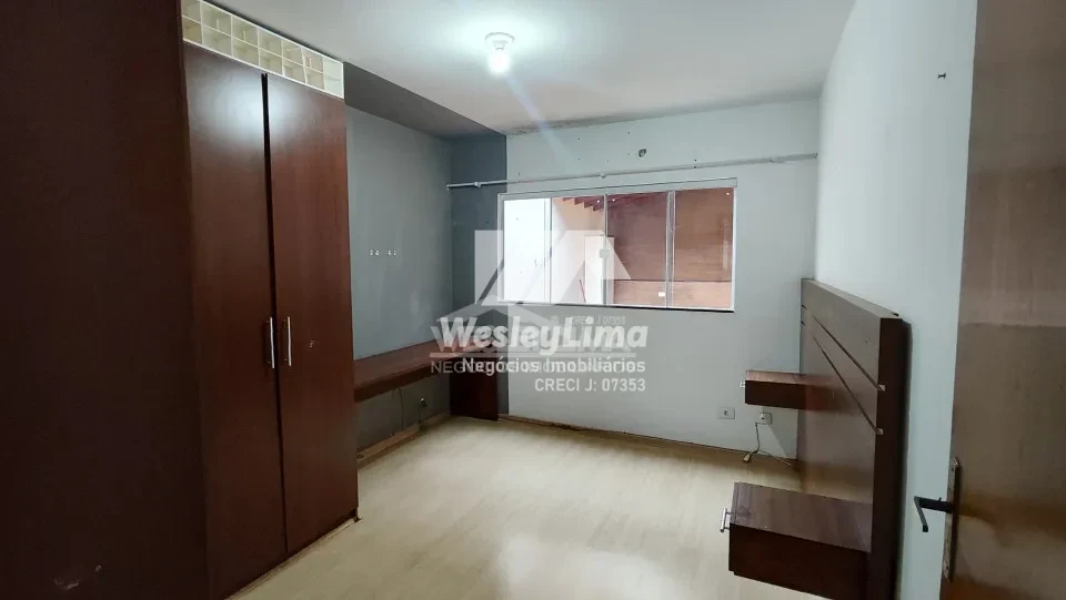 Imagens do imóveis Sobrado para Alugar no Quadra Norte em Londrina | 4 Quartos e Espaço Gourmet