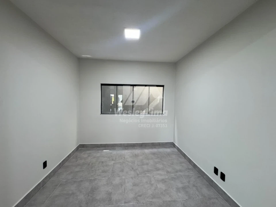 Imagens do imóveis Casa Sozinha à Venda no Conjunto Café em Londrina | Quintal Grande | 3 Quartos | Aceita Permuta