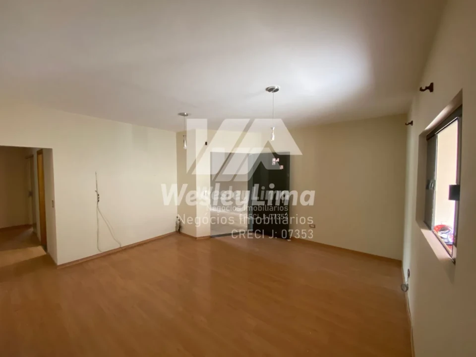 Imagens do imóveis Casa Ampla à Venda no Jardim São Paulo – Zona Norte de Londrina/PR