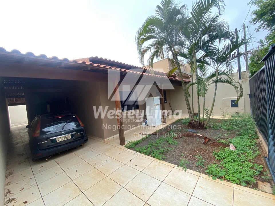 Imagens do imóveis Casa Ampla à Venda no Jardim São Paulo – Zona Norte de Londrina/PR