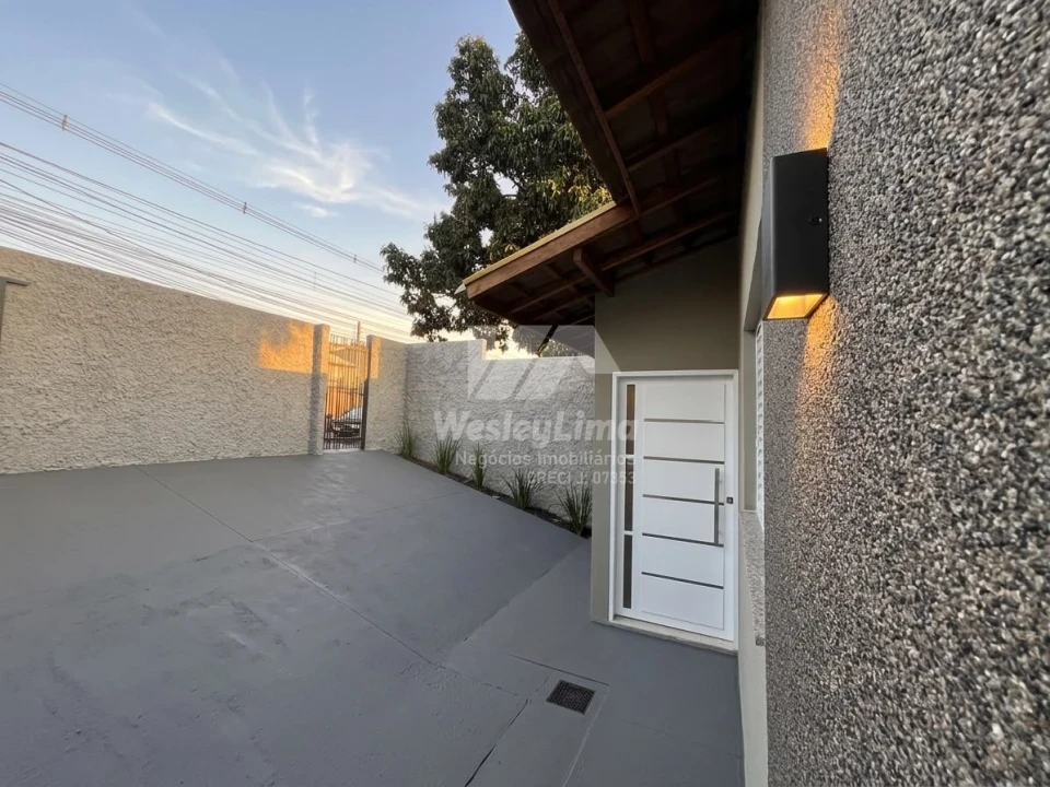 Imagens do imóveis Casa Nova à Venda no Vivi Xavier em Londrina | Sozinha no Quintal – 2 Quartos