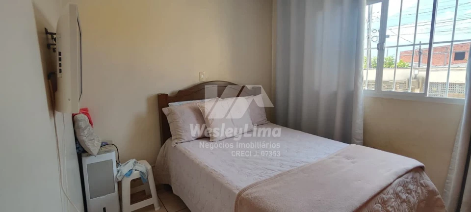 CASA Á VENDA - ZONA NORTE