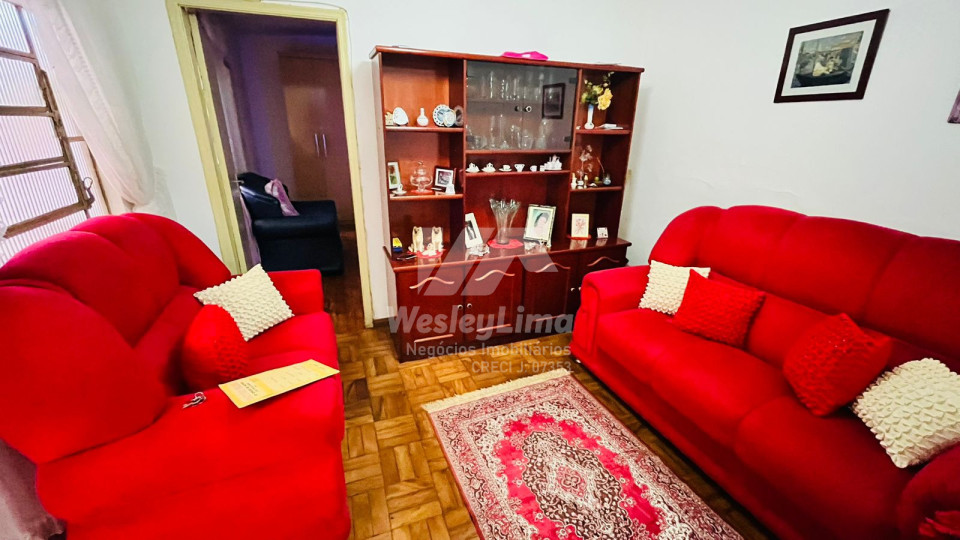 VENDE - Rua Astolfo Nogueira  Casa com edicula