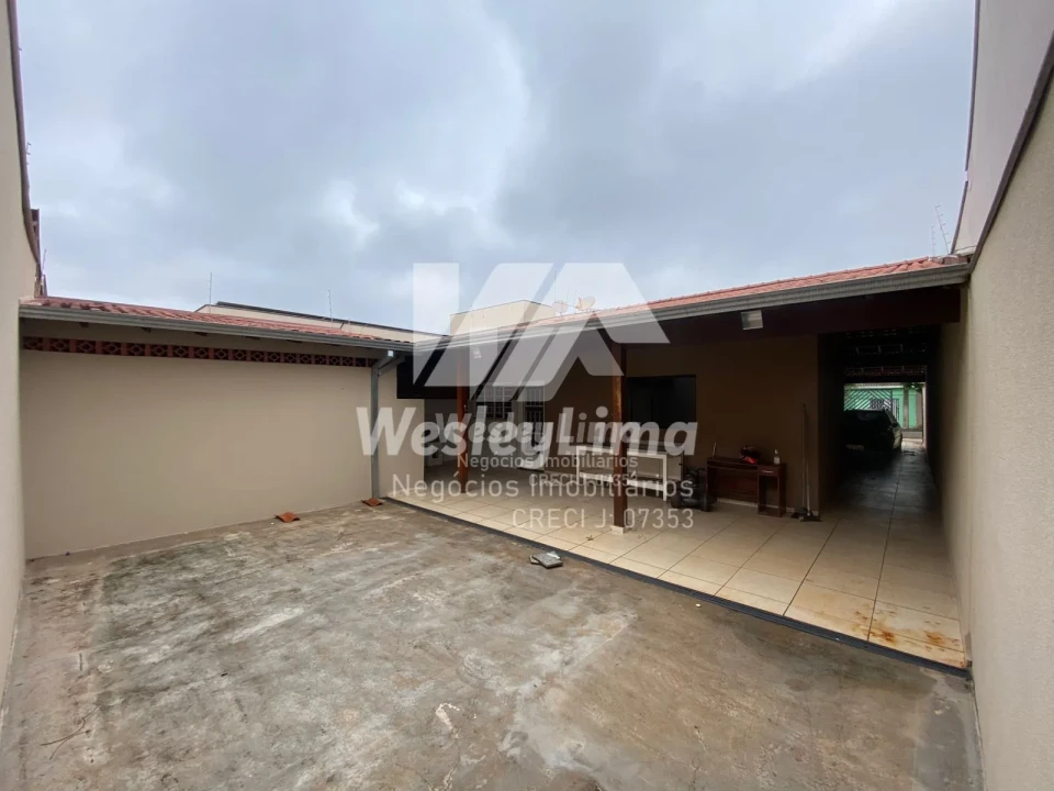 Imagens do imóveis Casa Ampla à Venda no Jardim São Paulo – Zona Norte de Londrina/PR