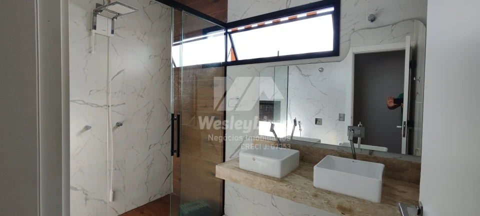 Sobrado Alto Padrão para Locação no Heimtal Park em Londrina | 3 Quartos com Suíte e Espaço Gourmet