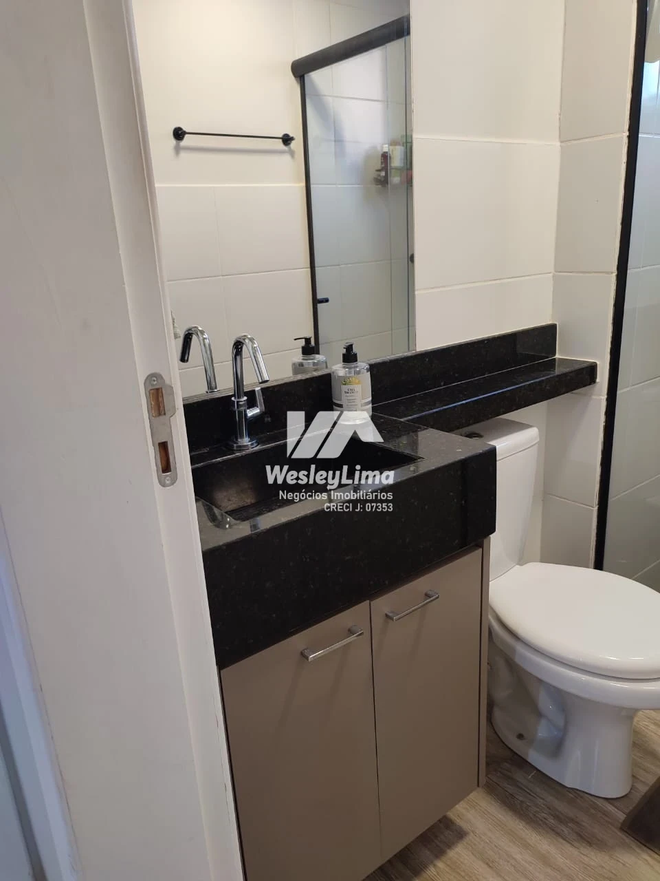 Apartamento á Venda e Locação Condomínio Florata  JD.Heimtal  Londrina