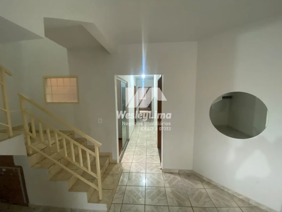 Imagens do imóveis Sobrado para Alugar no Quadra Norte em Londrina | 4 Quartos e Espaço Gourmet