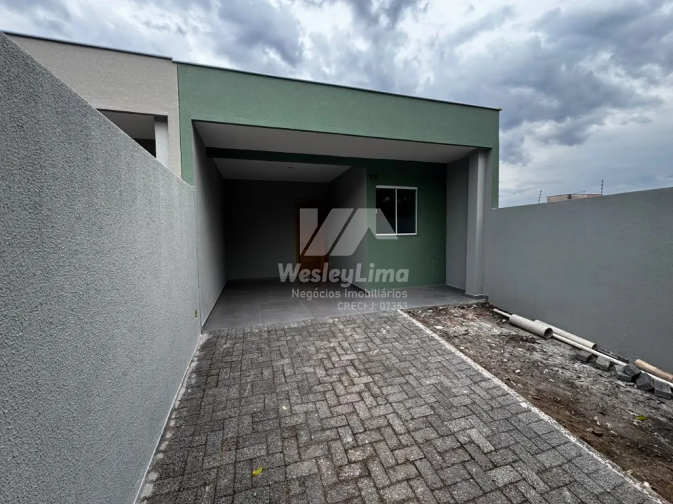 Casa Geminada à Venda no Jardim Paris em Londrina | 3 Quartos com Suíte