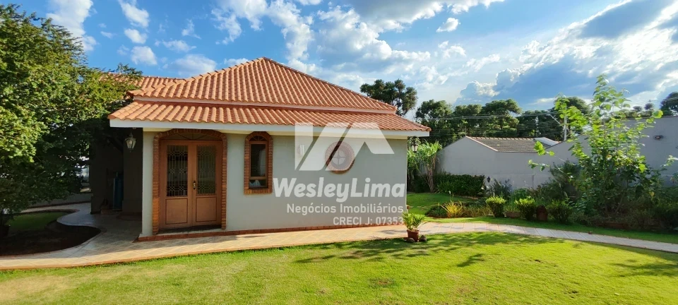 CASA ALTO PADRÃO À VENDA NO JARDIM IMPÉRIO DO SOL – LONDRINA | COM PISCINA | TERRENO 1.093 m²