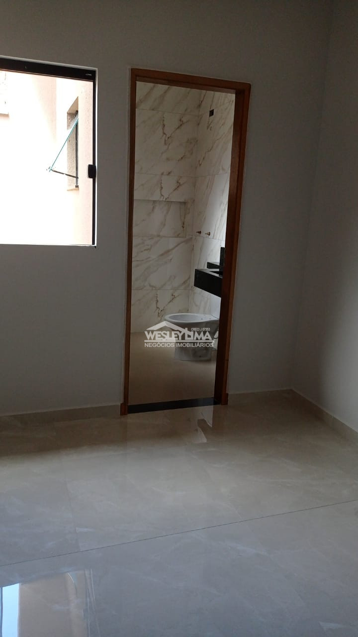 Imagens do imóveis CASA GEMINADA