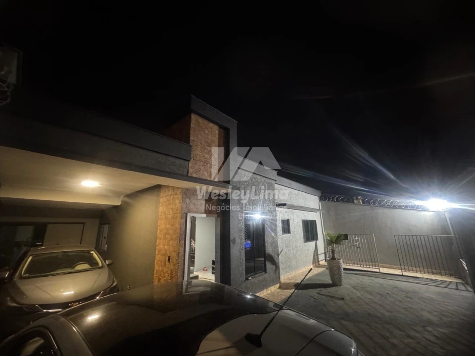 Imagens do imóveis Casa à Venda no Jardim Continental em Londrina | 3 Quartos, Piscina e Espaço Gourmet