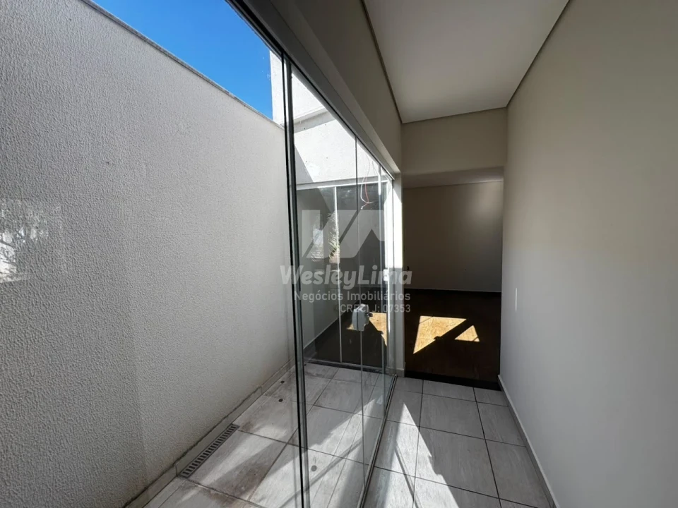 Imagens do imóveis Casa de Esquina à Venda no Condomínio Heimtal Park em Londrina – 2 Quartos | R$ 380.000