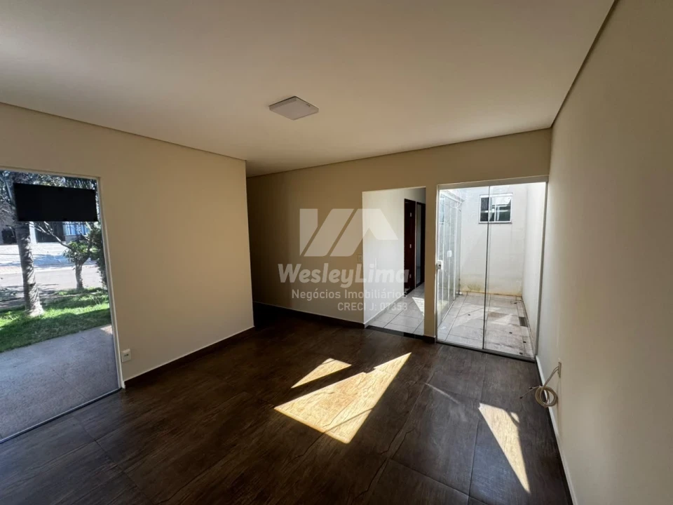 Imagens do imóveis Casa de Esquina à Venda no Condomínio Heimtal Park em Londrina – 2 Quartos | R$ 380.000