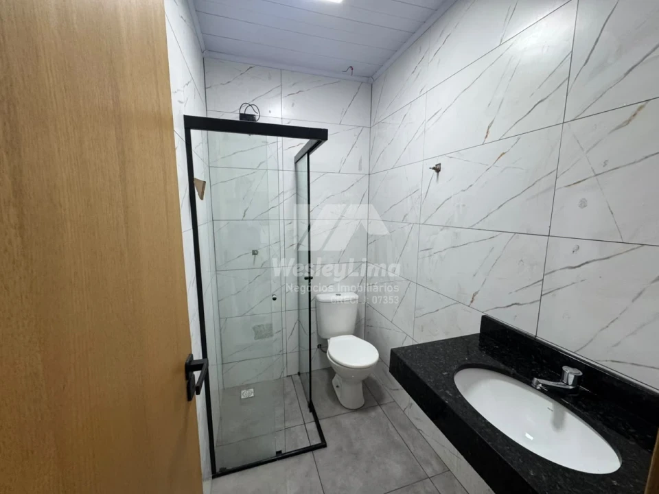 Imagens do imóveis Casa Sozinha à Venda no Conjunto Café em Londrina | Quintal Grande | 3 Quartos | Aceita Permuta