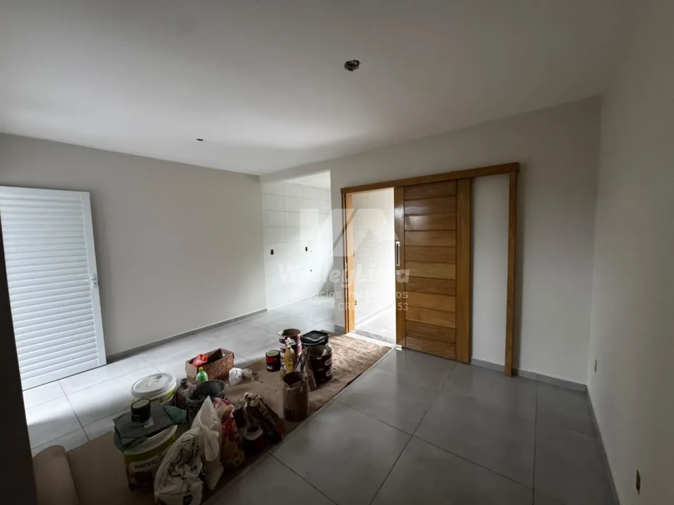 Casa Geminada à Venda no Jardim Paris em Londrina | 3 Quartos com Suíte