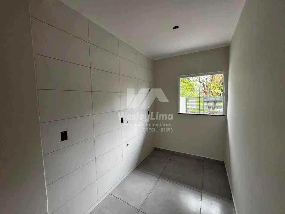 Casa Geminada à Venda no Jardim Paris em Londrina | 3 Quartos com Suíte