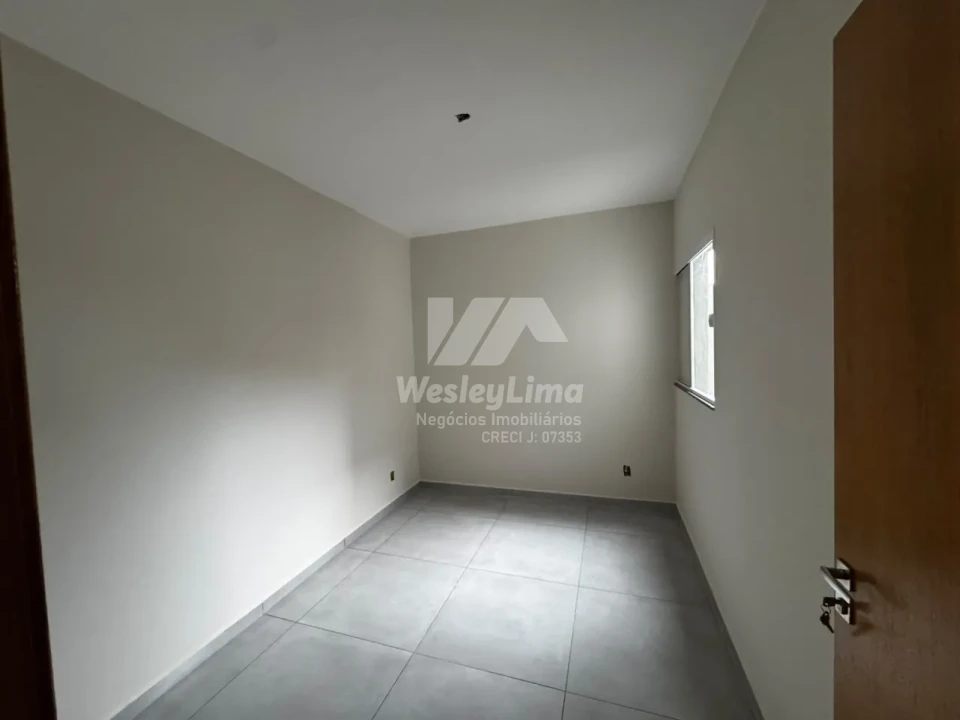 Casa Geminada à Venda no Jardim Paris em Londrina | 3 Quartos com Suíte