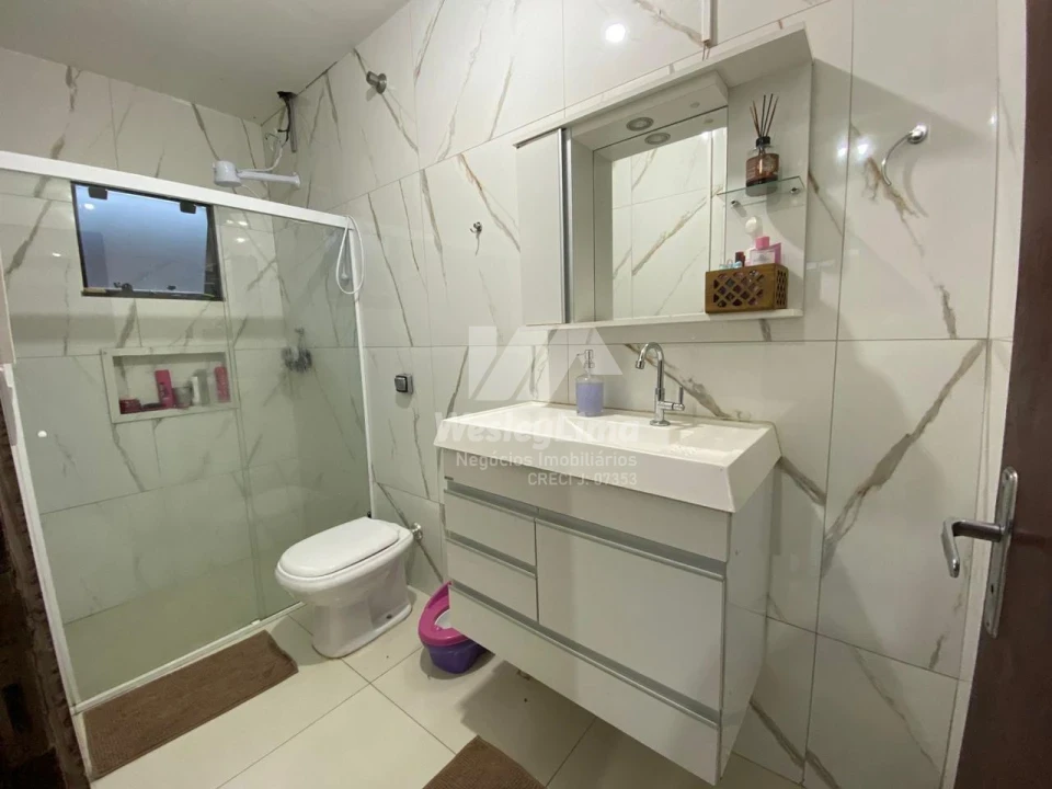 Imagens do imóveis Casa à Venda no Jardim Maria Celina em Londrina – Próxima à Av. Saul Elkind | 3 Quartos | R$ 350 Mil