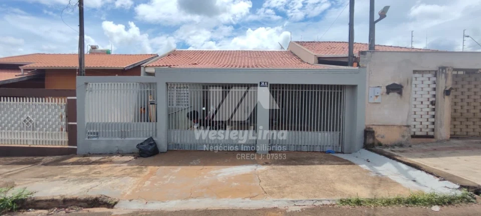 CASA À VENDA - ZONA NORTE