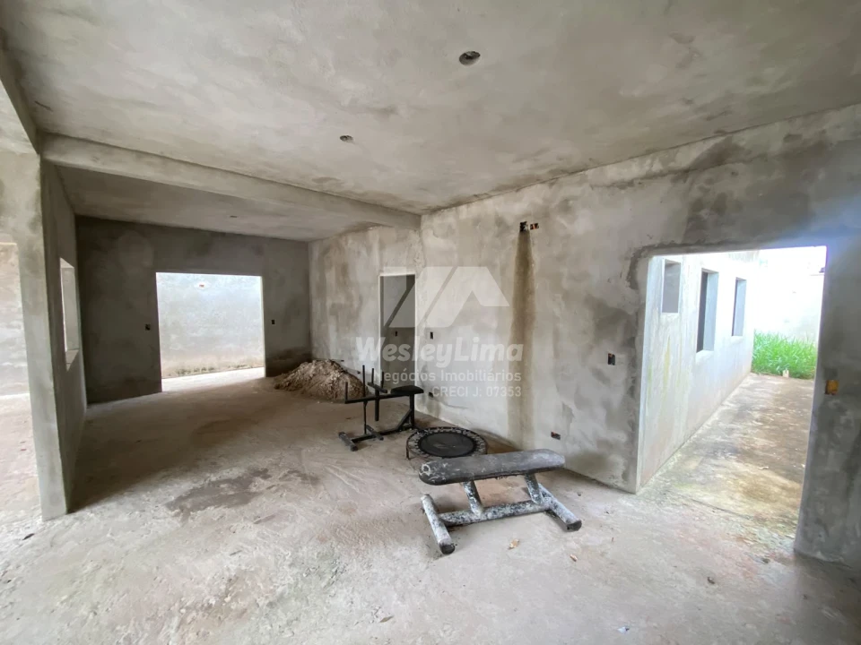 Casa Moderna à Venda no Jardim Itália | 3 Quartos | 250 m² de Terreno | 550mil