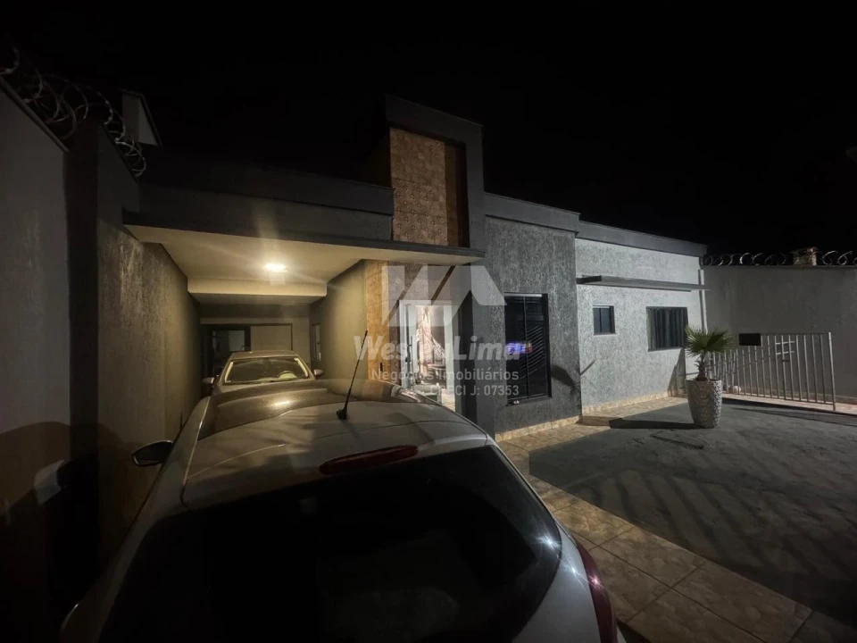 Imagens do imóveis Casa à Venda no Jardim Continental em Londrina | 3 Quartos, Piscina e Espaço Gourmet