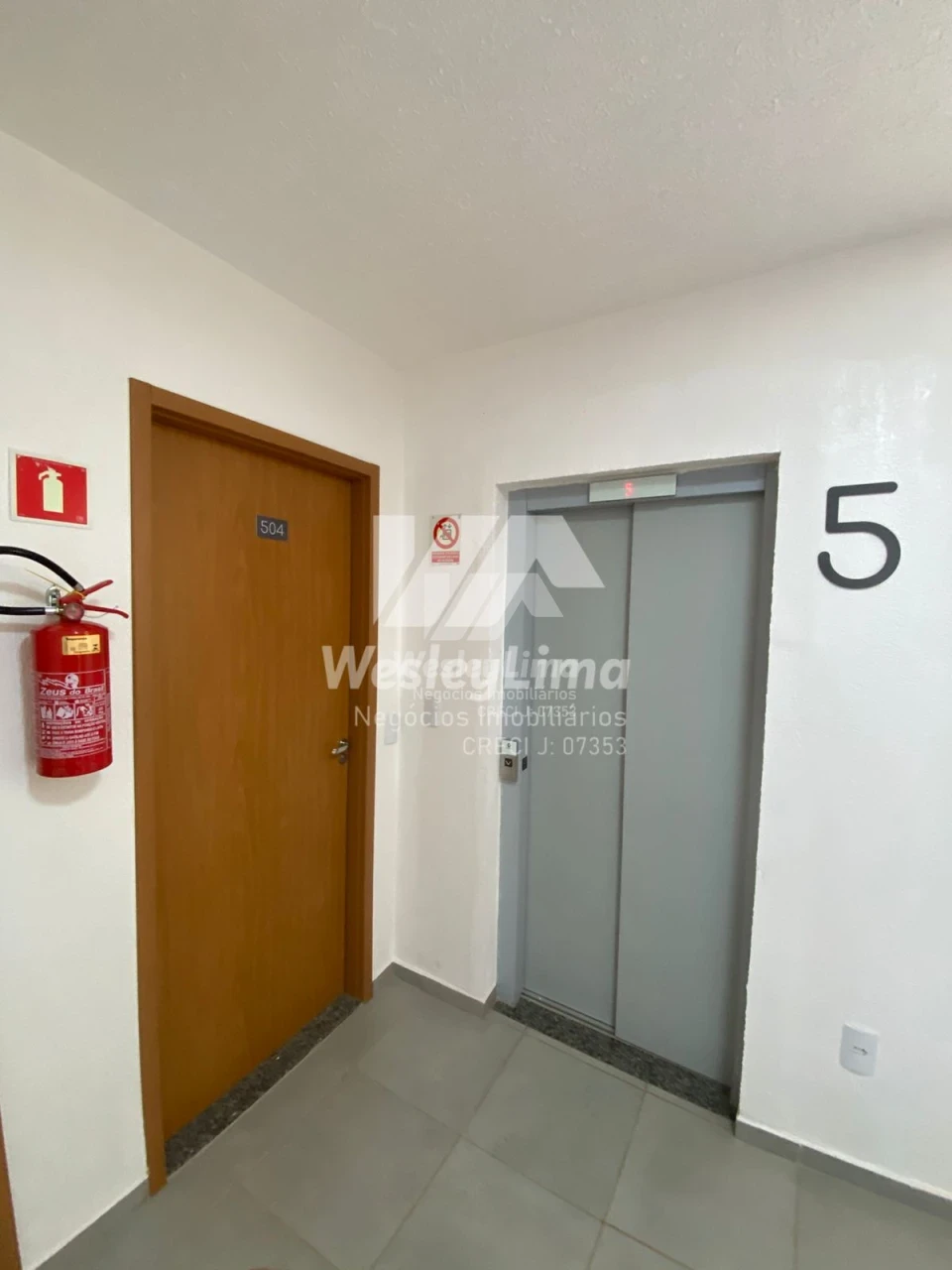 Apartamento para Locação com 2 Quartos e Elevador em Condomínio Completo
